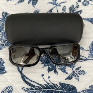 CHANEL Sunglasses